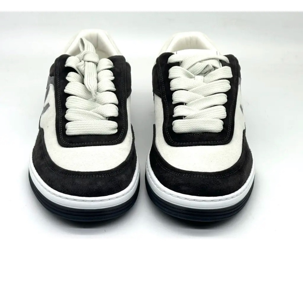 CHANEL Men's Black and Cream Sneakers - Picture 4 of 6